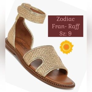 Comfortiva Mimosa Slip on shoes, sandals Pillowtop 9.5